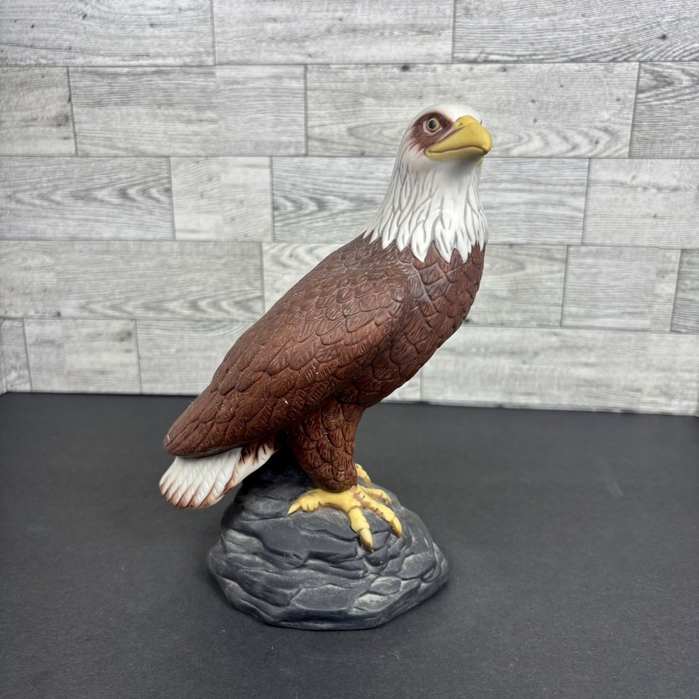 Vintage 1982‎ Avon Pride of America Porcelain 8" Tall Bald Eagle Figurine Statue
